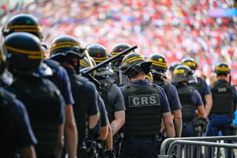 Francia-Israele, allerta massima e 4mila agenti. Ma lo stadio sarà semivuoto