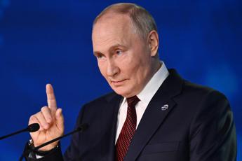 Putin: “Complimenti a Trump, pronto a dialogare con lui”