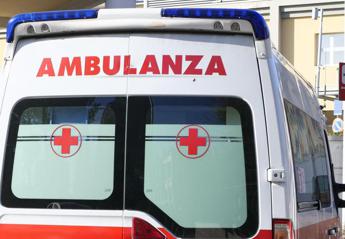 Teramo, 12enne cade dal quarto piano a Tortoreto: è in rianimazione