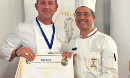 Francesco De Pasquale sul podio del campionato del mondo del panettone 2024