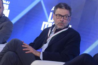 Giorgetti: “Pil può arrivare a +0,7%, Manovra non cambia”