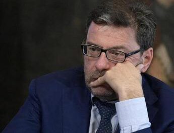 Manovra, Giorgetti: “Pensioni tutelate e sostegno a famiglie bisognose”