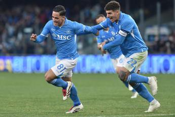 Napoli-Venezia 1-0: Raspadori regala il primo posto a Conte