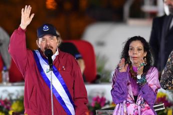 Nicaragua, giudice argentino ordina l’arresto del presidente Ortega e sua moglie Rosario Murillo