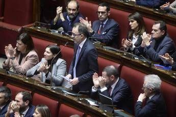 Santanchè e caso Visibilia, opposizioni puntano Meloni: “È ricattata dalla ministra?”