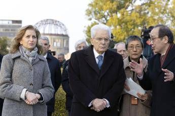 Mattarella: “Da Russia pericolosa e inaccettabile narrativa nucleare”